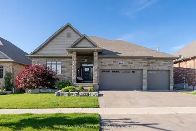 Detached in Wellesley