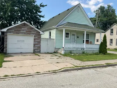 Detached in Windsor
