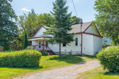 Detached in Niagara Falls