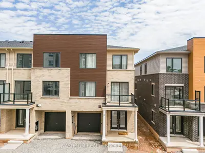 Condo Townhouse in Hamilton