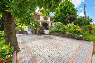 Detached in Erin