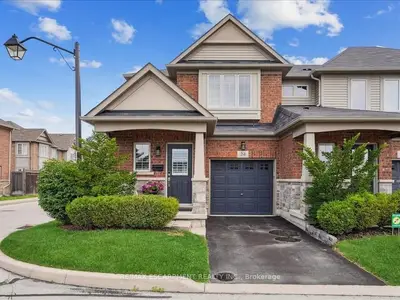 Att/Row/Townhouse in Grimsby