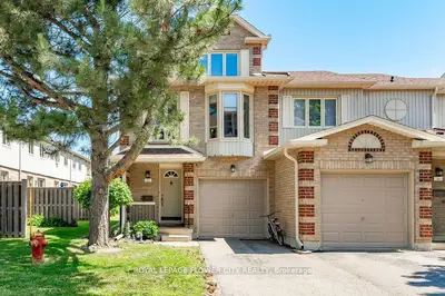 302 College Avenue W 33, Guelph, On N1g 4t6