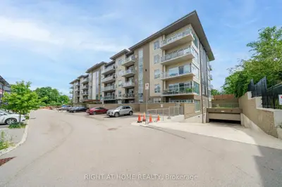 Condo Apartment in Hamilton