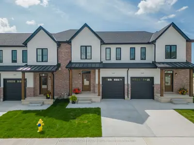 Condo Townhouse in Lucan Biddulph
