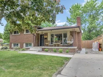 Detached in Windsor