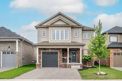 Detached in North Perth
