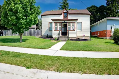 Detached in Wilmot