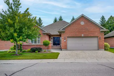Detached Condo in London North