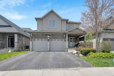 Detached in Woodstock