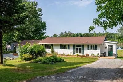 1279 Young's Cove Road, Selwyn, On K0l 1t0