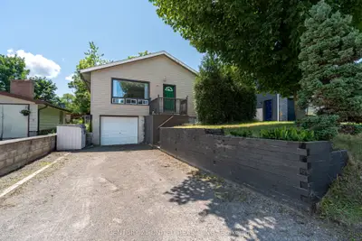 25 Nassau Street, Selwyn, On K0l 2h0
