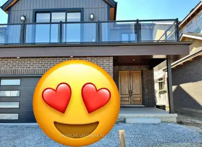 Detached in Niagara Falls