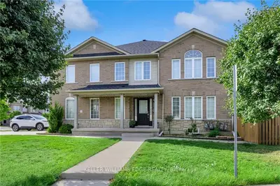 Att/Row/Townhouse in Hamilton