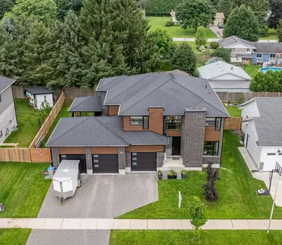 Detached in Middlesex Centre
