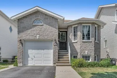 858 Peachwood Street, Kingston, On K7p 3g6