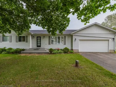 256 MAIN Street, Rideau Lakes, ON K0G 1E0