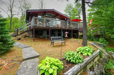 715 Burns Lane, Front Of Leeds & Seeleys Bay, On K0e 1l0