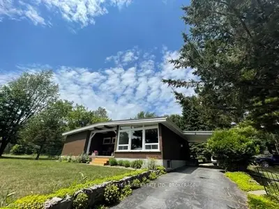 12 CROSS CEMETERY Road, Front of Leeds & Seeleys Bay, ON K0E 1L0