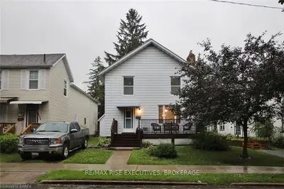 142 Sydenham Street, Gananoque, On K7g 1c2
