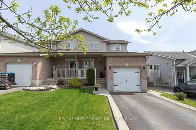 27 Clifford Street, Loyalist, On K7n 1y6