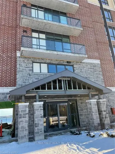 129b South Street 119, Gananoque, On K7g 0b1
