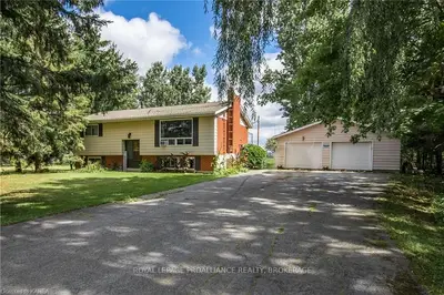 751 Kyes Road, Front Of Leeds & Seeleys Bay, On K0e 1l0