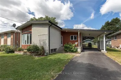 1386 Montreal Street, Kingston, On K7k 3l6