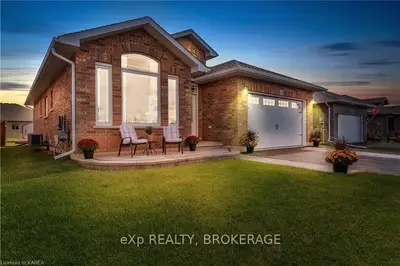 121 Cherrywood Parkway Parkway, Greater Napanee, On K7r 0a8