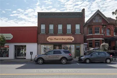 163/167 King Street E, Gananoque, On K7g 1g3