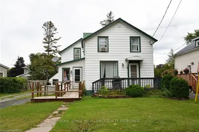 211 CAMDEN Road, Greater Napanee, ON K7R 1E4