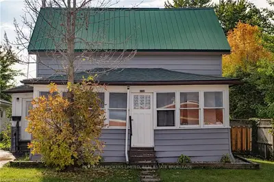 380 CHARLES Street N, Gananoque, ON K7G 1V4