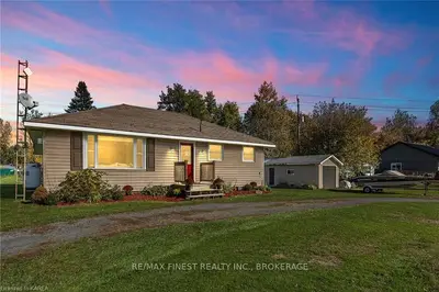 1805 County Road 10 , Prince Edward County, ON K0K 1P0