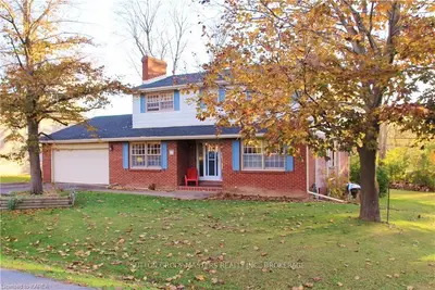 14 Brooklands Park Avenue, Loyalist, On K0h 1g0