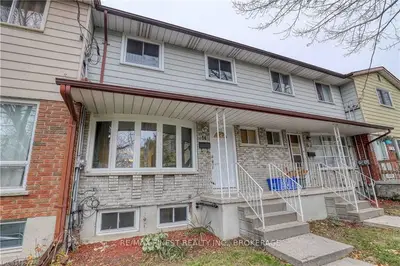 26 Addington Street 14, Loyalist, On K7n 1c5