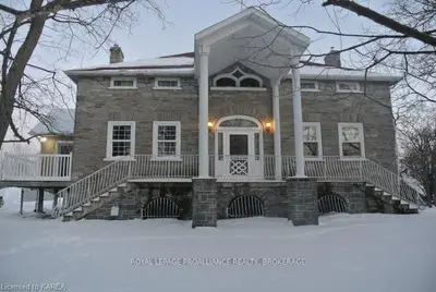 771 Kingston Mills Road, Kingston, On K7l 4v3