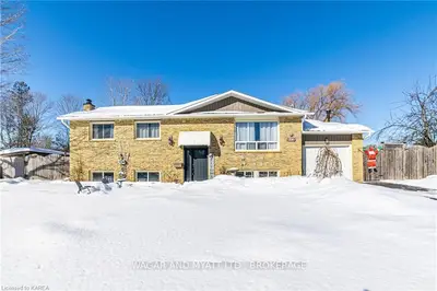 28 Emily Manor Drive, Kawartha Lakes, On K0l 2w0