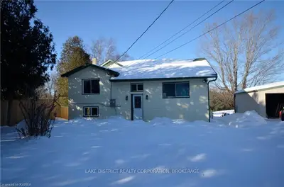 330 Highway 15, Rideau Lakes, On, K7a 5b8