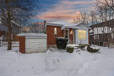 32 Regent Street, Kingston, On K7l 4j5