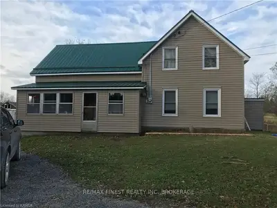 2343 Upper Flinton Road, Addington Highlands, On K0h 1p0