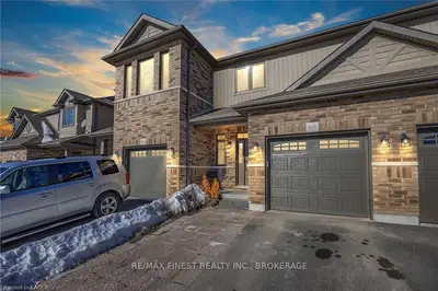 928 Blossom Street, Kingston, On K7p 0n2