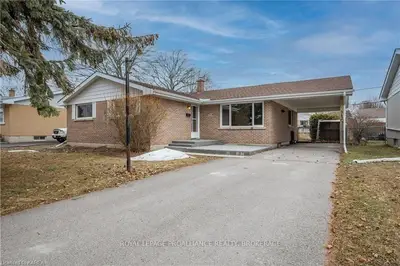 312 Chelsea Road, Kingston, On K7m 3z4