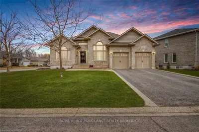 339 Honeywood Avenue, Kingston, On K7k 7l4
