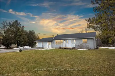 416 Old Hamburg Road, Greater Napanee, On K7r 3k7