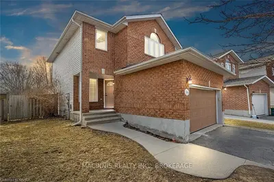 1864 Berrywood Crescent, Kingston, On K7p 3g3
