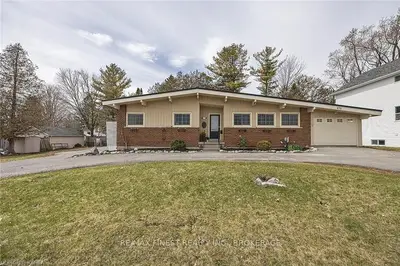 673 Collins Bay Road, Kingston, On K7m 5g7