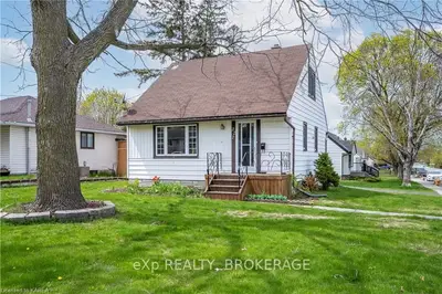227 Thomas Street W, Greater Napanee, On K7r 2h8