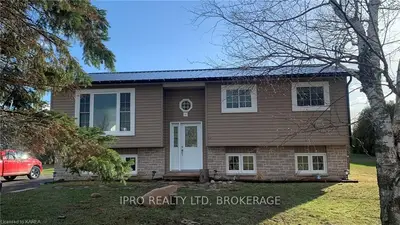 588 Bolton Road, North Grenville, On K0g 1n0