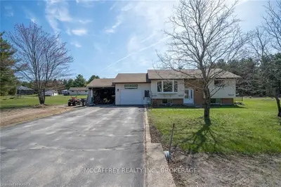53 Pineview Drive, Addington Highlands, On K0h 1p0