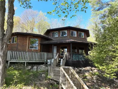 718 Leisure Point Road, Rideau Lakes, On K0g 1x0
